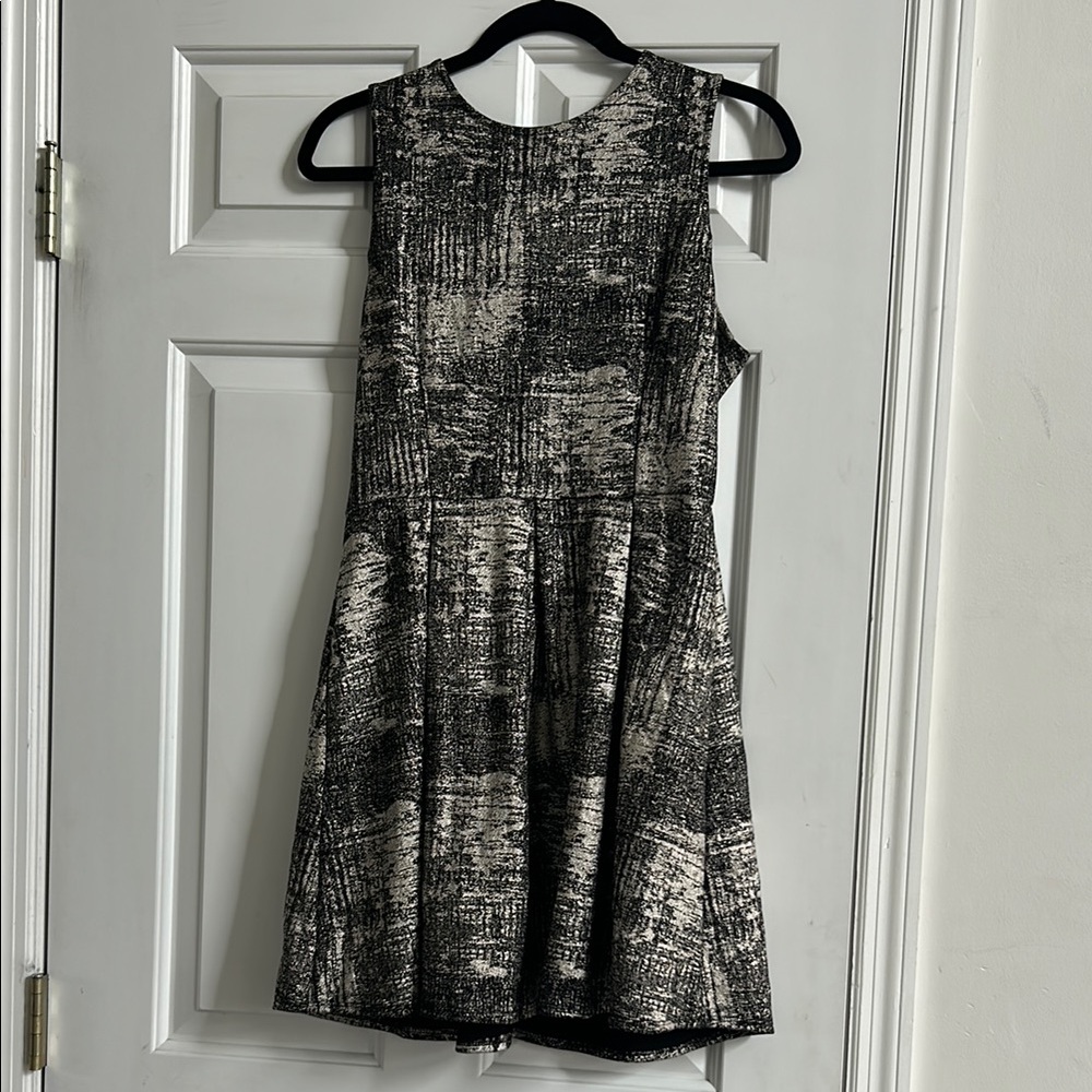 Elegant Black and Gold Patterned Dress